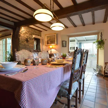 Holiday home Cozy In With Large Garden