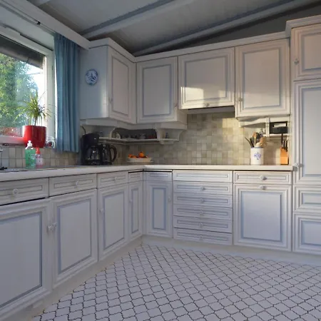 Holiday home Cozy In With Large Garden *